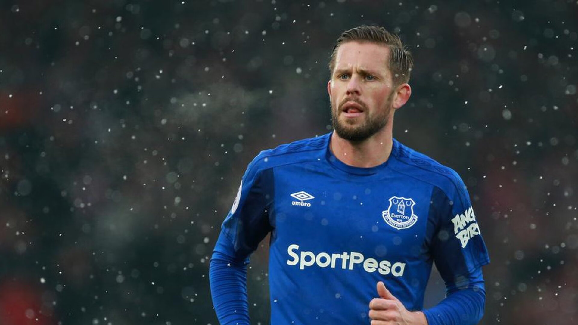 球迷“云聚”：虚拟现实技术带来了全新观赛体验，虚拟现实比赛